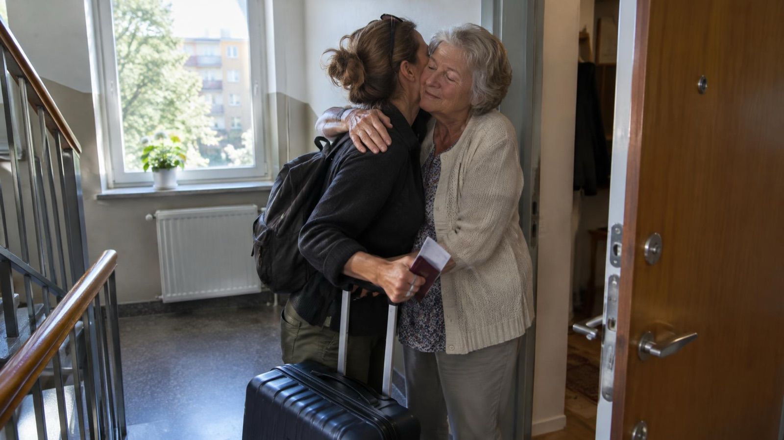 "Den som bor utomlands i minst ett år ska anmäla flytt till Skatteverket. Skälet för uthyrning är vistelsen."